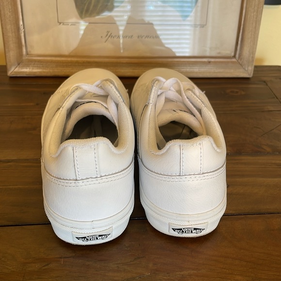 Vans Women’s Seldan Low Top Sneaker - Picture 5 of 8